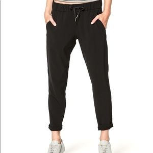 Lululemon « on the fly » pants